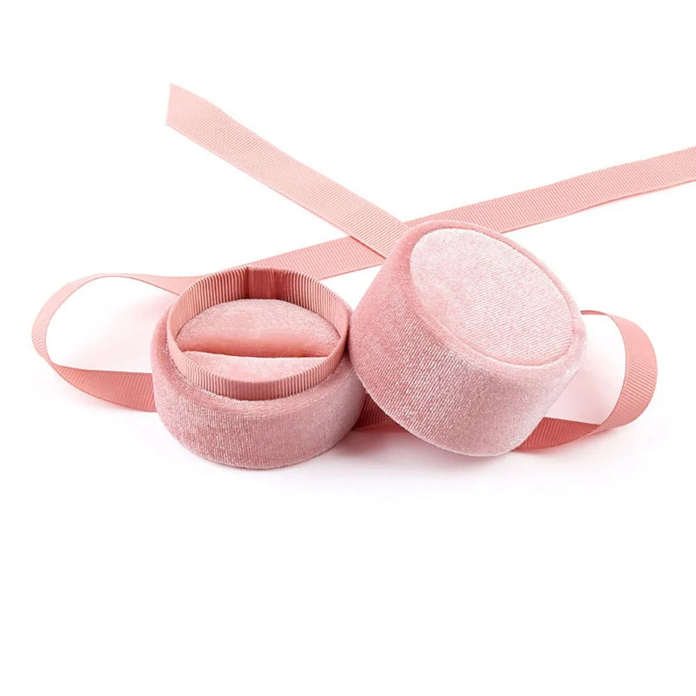 Round Pink Velvet Ring Box – Soft & Stylish Jewelry Storage